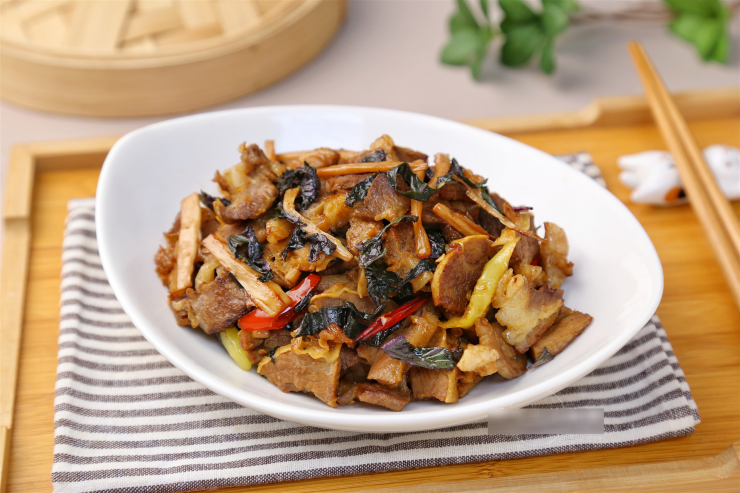 Loại rau gia vị giá rẻ lại là vị thuốc quý, điều hòa khí huyết, tăng cường sức đề kháng, xào thịt bò cực thơm - 11