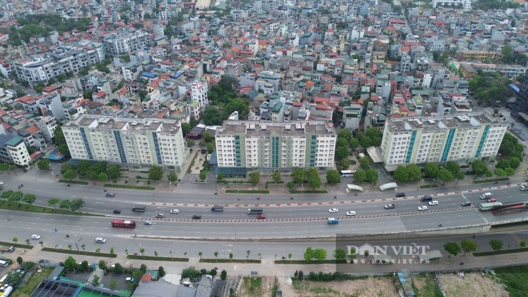 Dưới góc độ quy hoạch và thực tế, đây được đánh giá là khu vực sở hữu vị trí đắc địa với nhiều ưu thế vượt trội về kết nối giao thông và tiện ích sống. Người dân chỉ mất khoảng 10 phút đi xe máy là có thể tiếp cận chân cầu Chương Dương hoặc cầu Long Biên. Khoảng 20 phút di chuyển qua cầu là đã có mặt tại phố cổ Hà Nội.