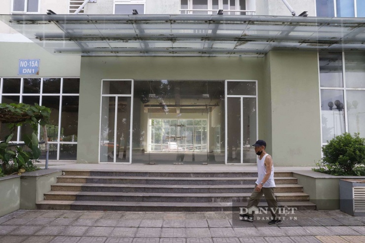  Theo đánh giá của những người dân đang sinh sống trong khu vực, môi trường sống tại Thượng Thanh được bảo đảm khá tốt. Điểm cộng lớn nhất của khu chung cư tái định cư này là mạng lưới tiện ích xã hội ngoại khu "giăng kín". Trong bán kính chỉ khoảng 800m, người dân có thể dễ dàng tiếp cận hệ thống trường học các cấp và các chợ dân sinh địa phương. Bệnh viện Đa khoa Đức Giang cũng chỉ cách đó khoảng 2,5km.