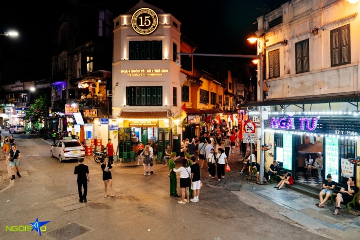 Mưu sinh trên những bậc thềm khi Hà Nội siết phạt lấn chiếm vỉa hè - 8