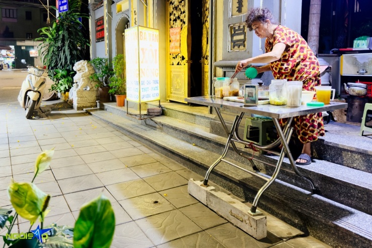 Mưu sinh trên những bậc thềm khi Hà Nội siết phạt lấn chiếm vỉa hè - 13