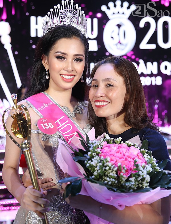 "Nhiều người nói con gái giống mẹ. Tôi không biết đúng không nhưng nghe vậy đều thấy rất vui".
