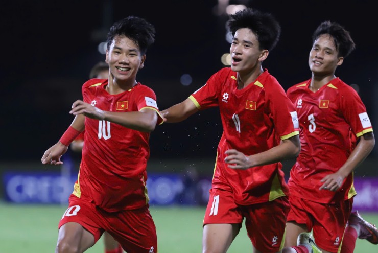 Sau mỗi trận đấu, Nguyễn Lực cùng các đồng đội lại có được kinh nghiệm quý báu