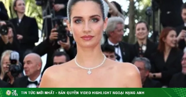 Thiên thần Victoria's Secret gây choáng tại thảm đỏ Cannes ngày 2
