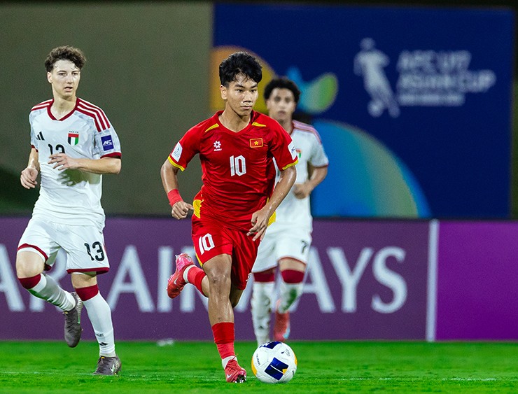 Nguyễn Lực và đồng đội có trận đấu xuất sắc trước U17 UAE.