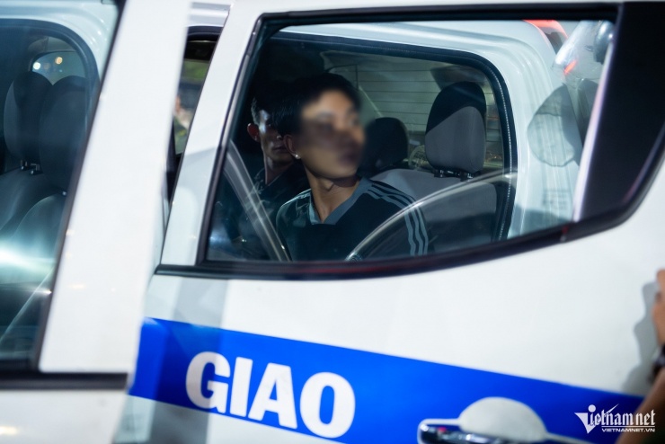 Mẹ bàng hoàng biết con trai dùng cần sa khi CSGT kiểm tra tại chợ Bình Điền - 8