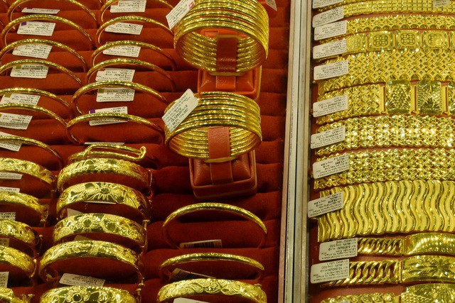 Giá vàng giảm tiếp