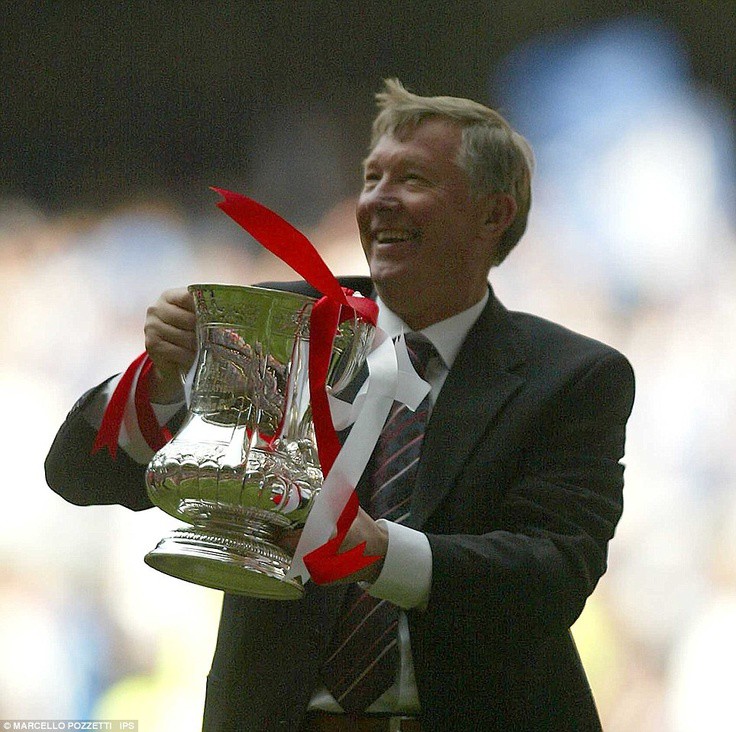Sir Alex Ferguson đã có 49 danh hiệu trong sự nghiệp HLV