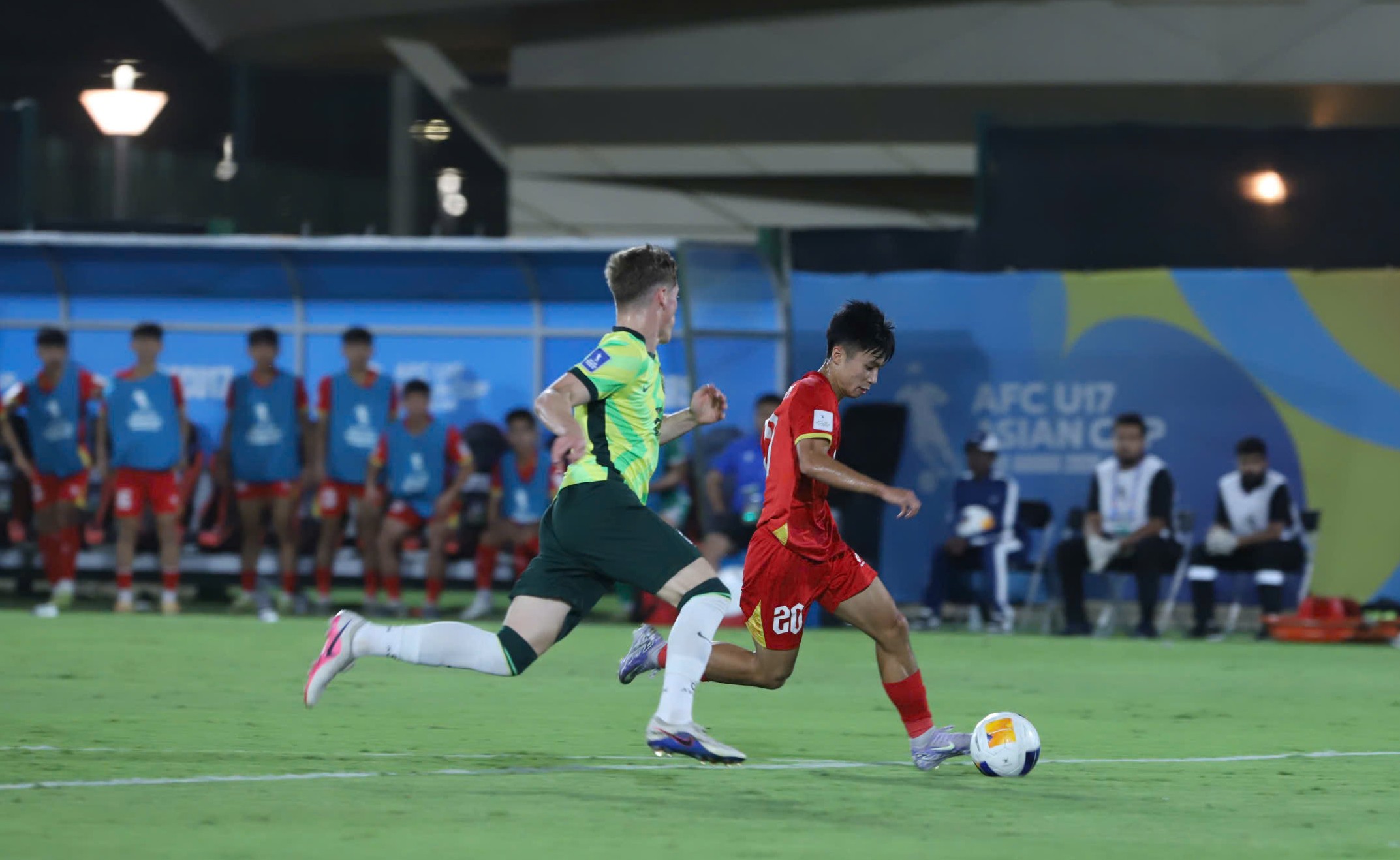Tiếc nuối khoảnh khắc Sỹ Bách - Văn Dương - 2