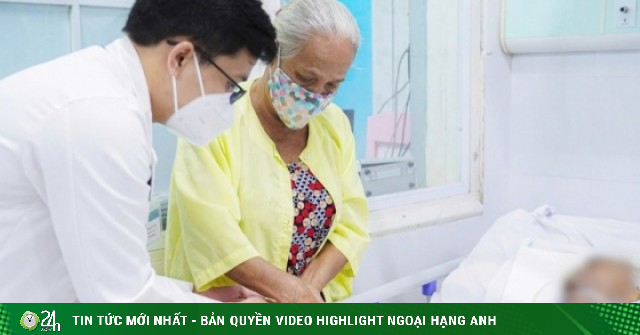 Tắm nước lạnh giải nhiệt ngày nóng, cụ bà 86 tuổi viêm phổi nặng