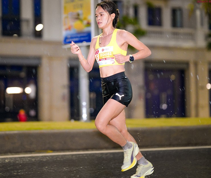 Hot girl làng gym chạy 21km dưới mưa lớn, Hồng Lệ vô địch marathon ở Hải Phòng - 6
