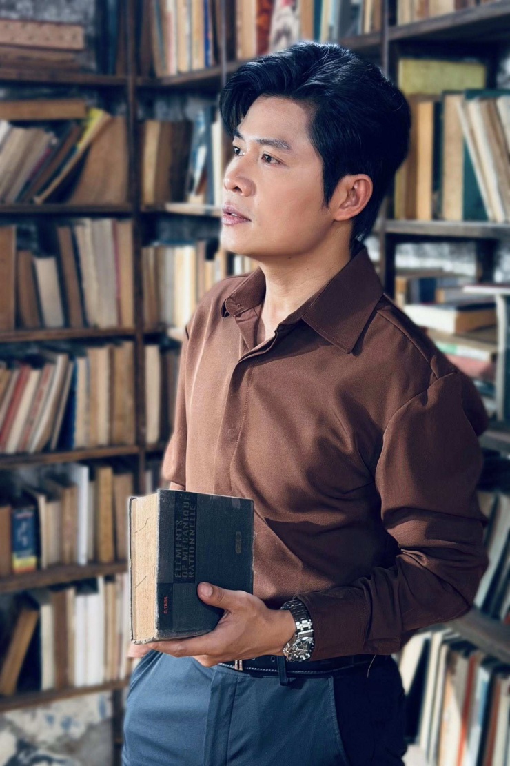 Nam nhạc sĩ thừa nhận, đây không phải sở trường của anh. Anh thích vận động, yêu thể thao và thường chơi bóng đá nhưng nhảy lại là một câu chuyện hoàn toàn khác.