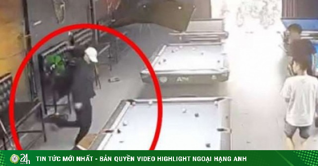 Công an triệu tập nam thanh niên lao vào quán bida đánh đập, đạp vào mặt nữ nhân viên