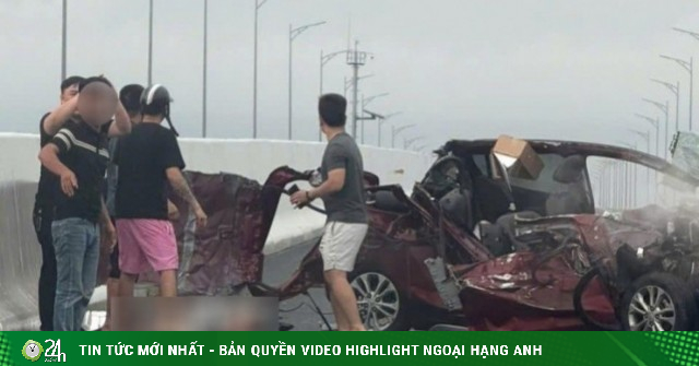 Ô tô con vỡ nát sau va chạm trên cao tốc Móng Cái - Hạ Long