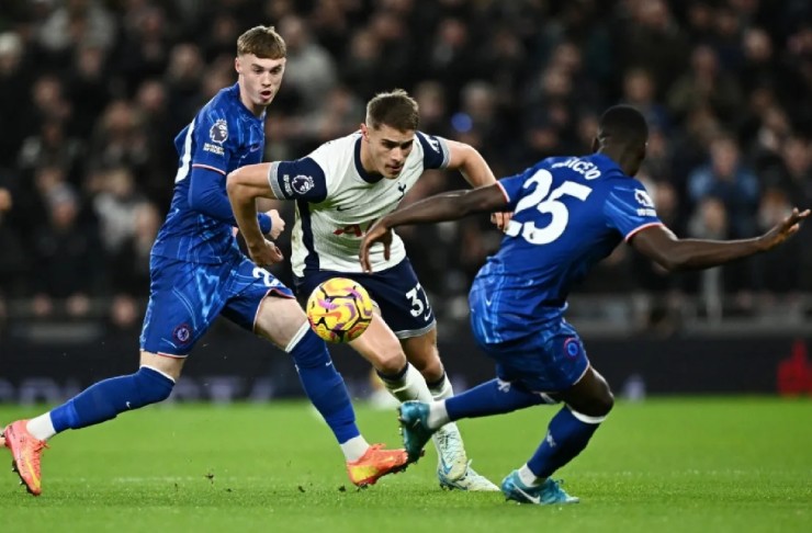Tottenham sẽ phải kịch chiến với Chelsea