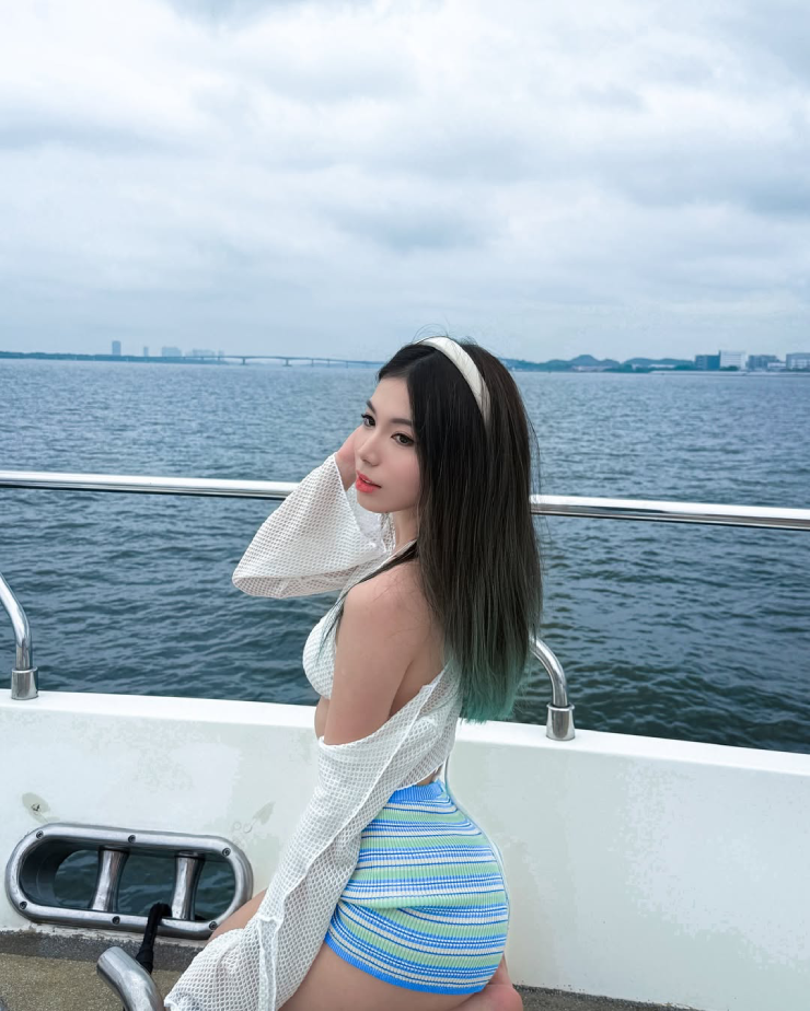 Cô gái Malaysia thu hút mọi ánh nhìn