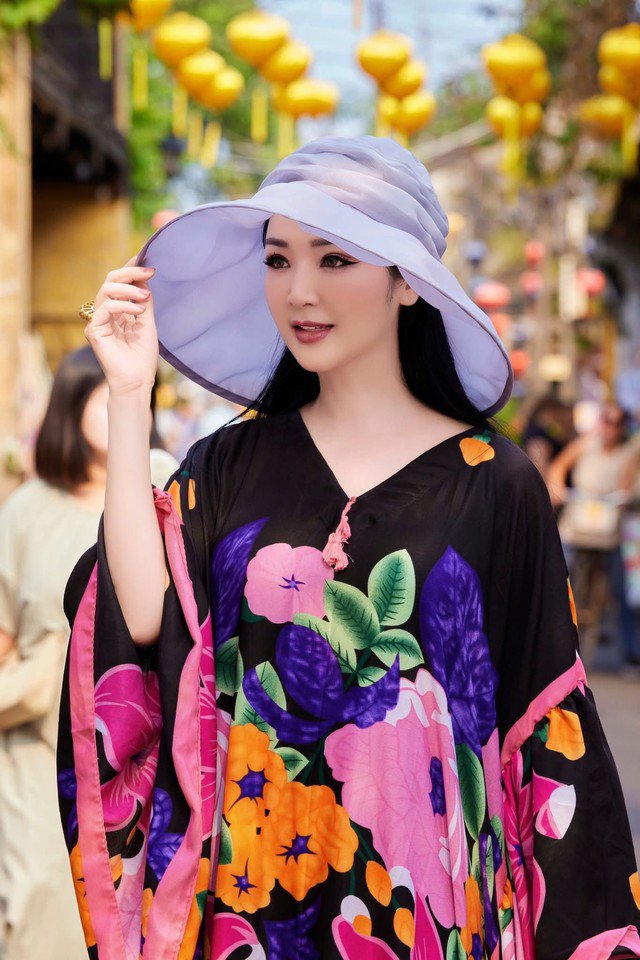 Hoa hậu Đền Hùng Giáng My vẫn giữ được độ hot tên tuổi sau 34 năm đăng quang.