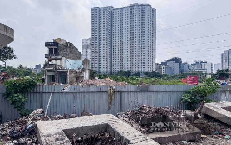 Công tác giải phóng mặt bằng quyết liệt khiến nút giao này đang từng bước được giải cứu.