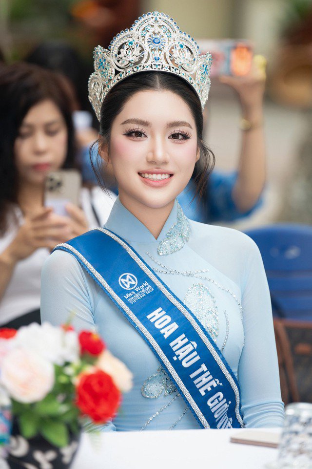 Phan Phương Oanh.