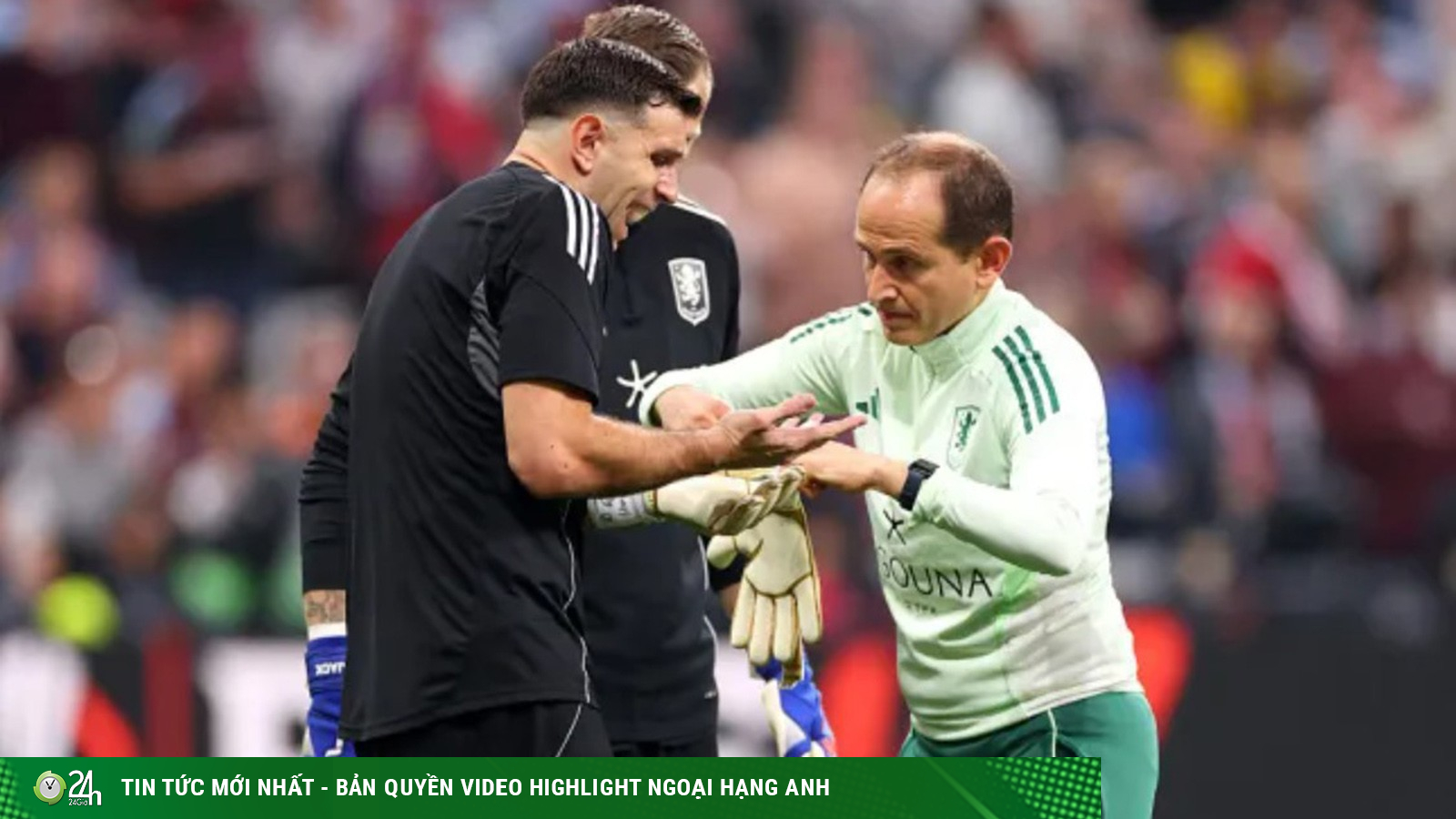 Thủ môn Martinez bị gãy ngón tay, vẫn giúp Aston Villa vô địch Europa League