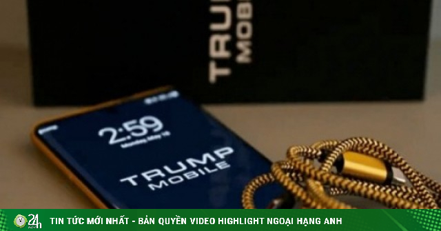 Điện thoại T1 của Trump Mobile vừa đến tay khách hàng đã gặp tranh cãi