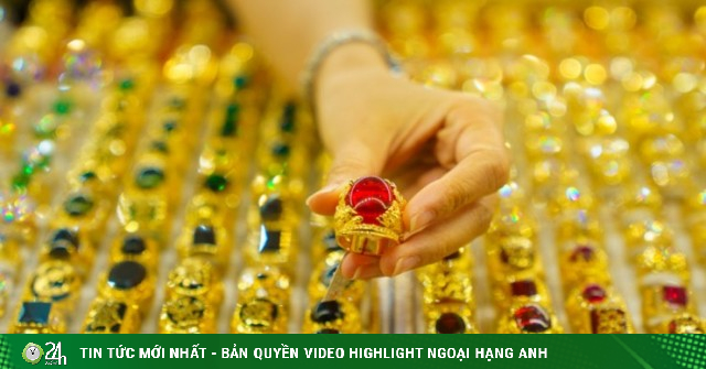 Vàng bị bán tháo, kịch bản đảo lộn mọi quy tắc