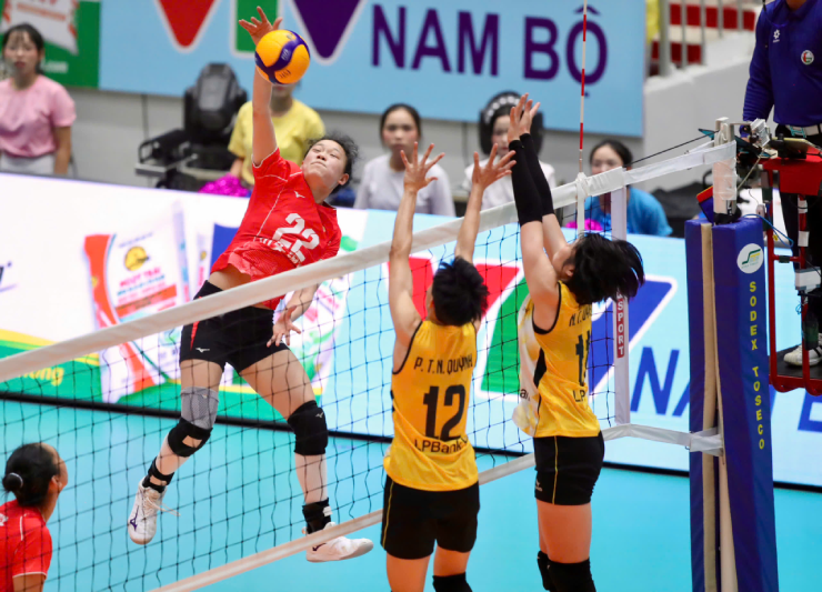 "Chân dài" bóng chuyền Việt Nam ghi điểm vượt dàn sao cao hơn 1m9 của Trung Quốc - 9