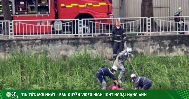 Phát hiện thi thể nam giới nổi úp mặt trên sông Tô Lịch