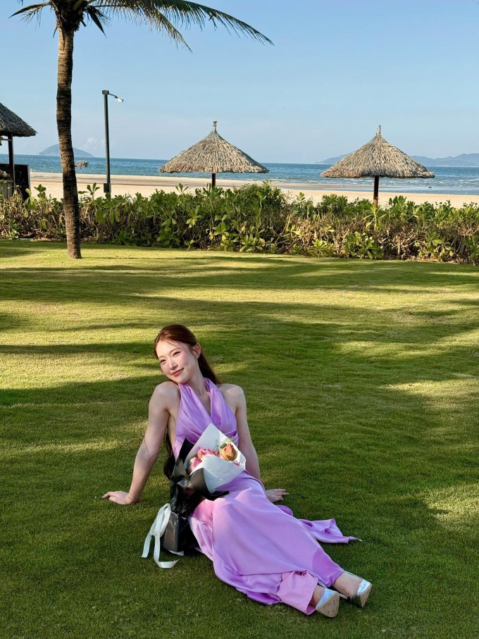 Ảnh sao 24/5: Lisa nhà Hồ Ngọc Hà được khen ra dáng người mẫu nhí - 10