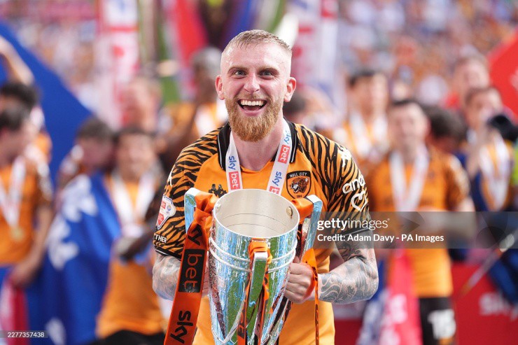 "Bàn thắng 200 triệu bảng" đến chỉ 4 ngày sau khi McBurnie bị loại khỏi danh sách ĐT Scotland dự World Cup 2026. Theo BBC, quyết định này khiến ban huấn luyện ĐT Scotland hứng chịu vô số chỉ trích