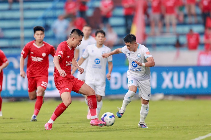 Nam Định loay hoay bài toán hàng công