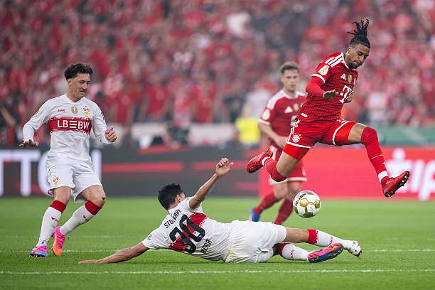 Mourinho đến để xem Olise (phải) hay Stiller (trái), hay cả hai?