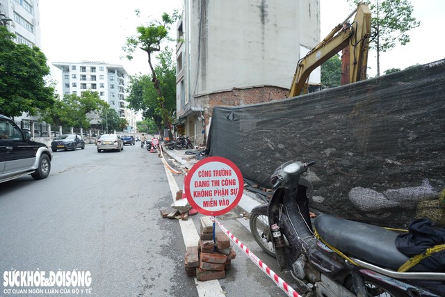 Tháo dỡ loạt nhà mặt đường gần Hồ Tây để làm ga ngầm Metro - 5