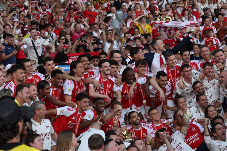 Arsenal chính thức trở thành nhà vô địch nước Anh lần thứ 14 trong lịch sử CLB