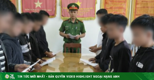 Khởi tố 10 đối tượng ép nạn nhân xuống cống rồi đánh dù nạn nhân đã xin lỗi