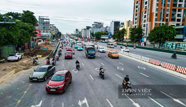 Hầm chui được thiết kế theo hướng cầu Vĩnh Tuy đi quốc lộ 5, tim hầm trùng với tim đường Đàm Quang Trung hiện hữu.