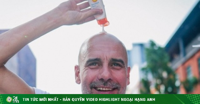 Pep Guardiola cực phấn khích trong lễ diễu hành của Man City