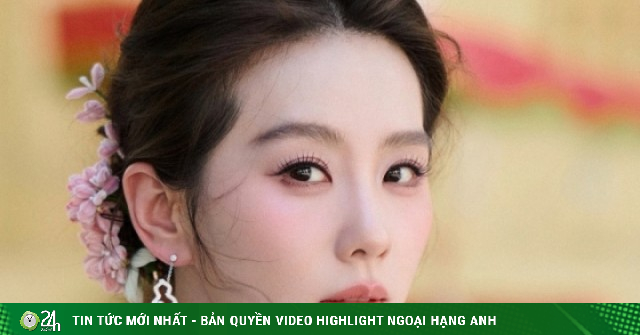 Mốt 'má đỏ vì nắng gắt' hot sau ảnh Lưu Thi Thi ở Hà Nội