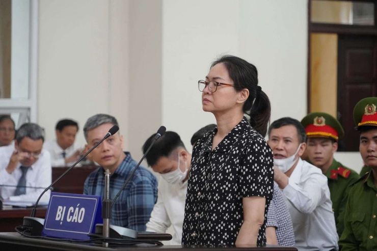 Bị cáo Trần Việt Nga được xác định có vai trò thấp hơn Nguyễn Thanh Phong.