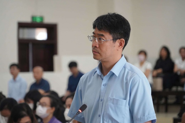 Bị cáo Lê Hoàng, chồng cựu Cục trưởng Trần Việt Nga.