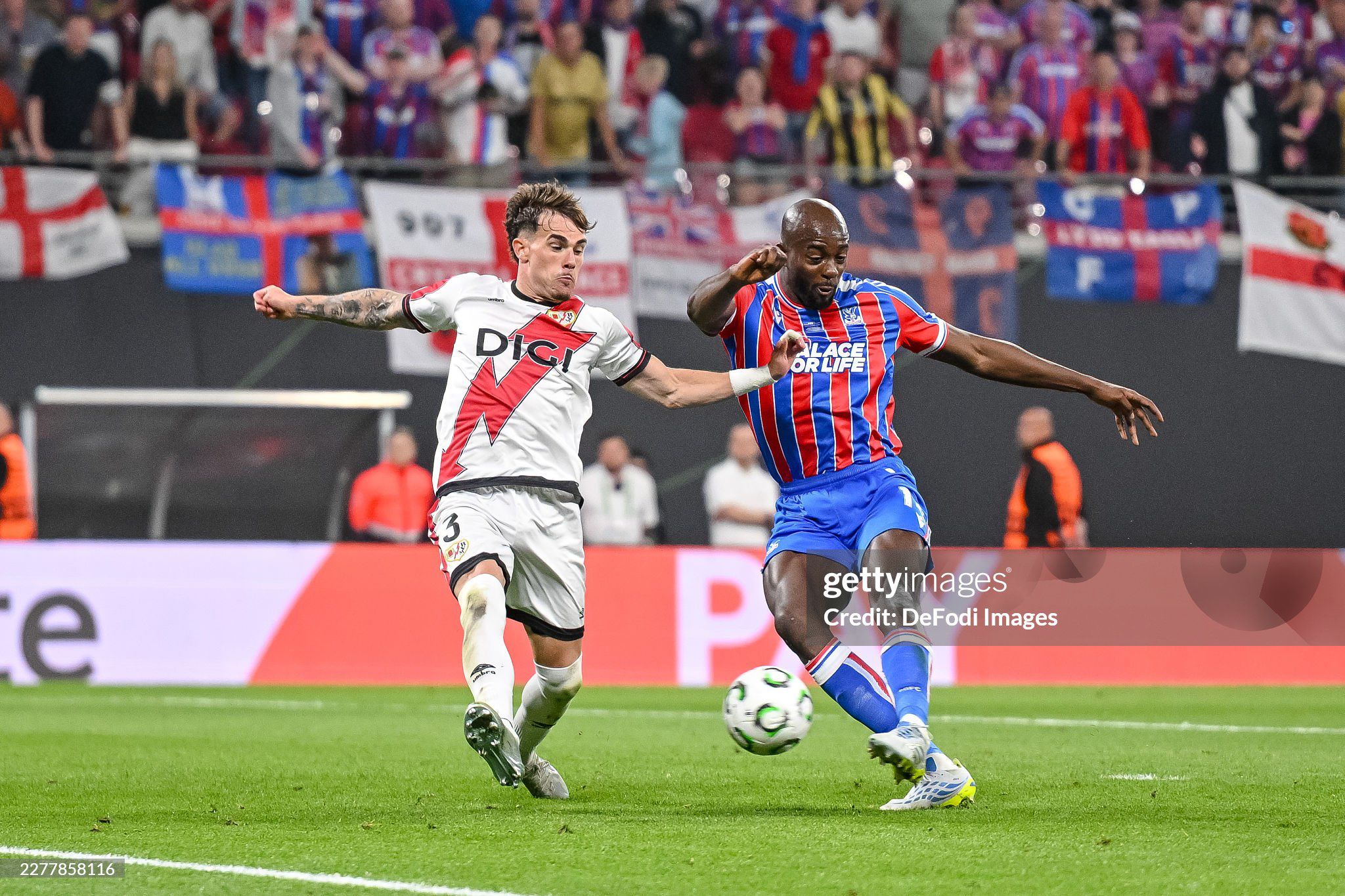 Phải tới đầu hiệp hai, Crystal Palace mới tìm được bàn thắng do công của Mateta