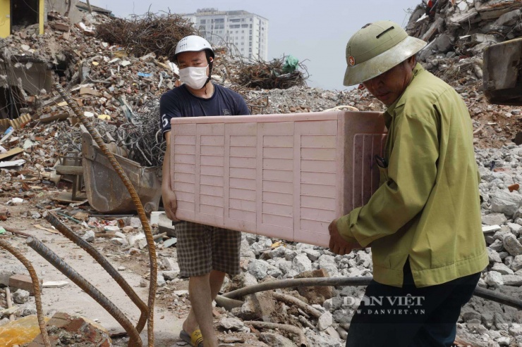 Người dân ngõ 17 phố Thượng Đình tất bật di dời tài sản ra khỏi khu vực GPMB.