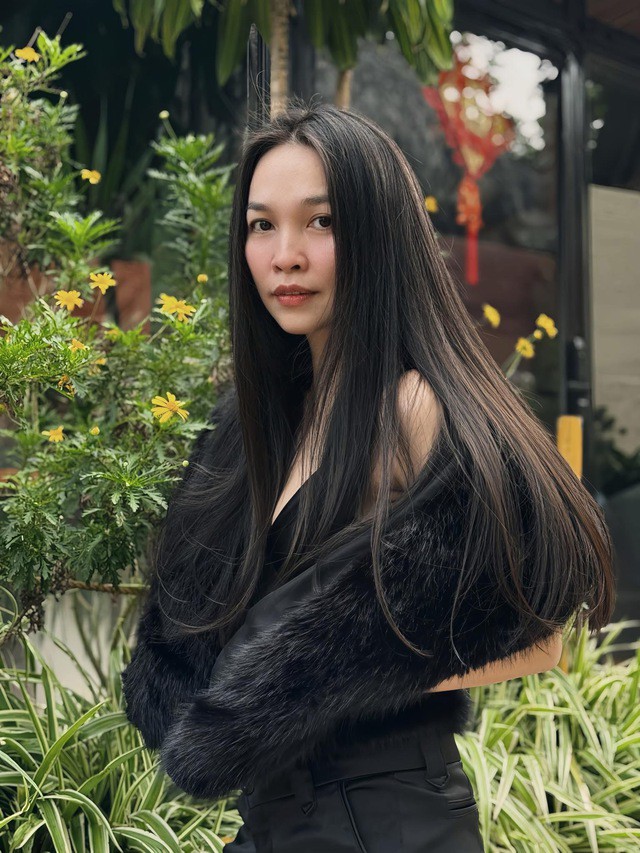 Mỗi năm, Hiền Thục đều ăn chay 1-3 tháng, xem đây là cách thanh lọc cơ thể và nuôi dưỡng lòng từ bi. Nữ ca sĩ cũng dành hẳn 4 tiếng mỗi ngày chỉ để chăm sóc da và tóc.