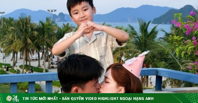 Hòa Minzy và bạn trai Văn Cương hôn nhau đắm đuối trước mặt con