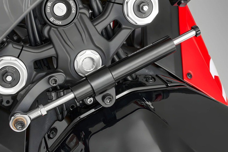 Mẫu mô tô mới 'dát' toàn hàng hiệu, giá rẻ bất ngờ gây sức ép lên Honda, Kawasaki - 3