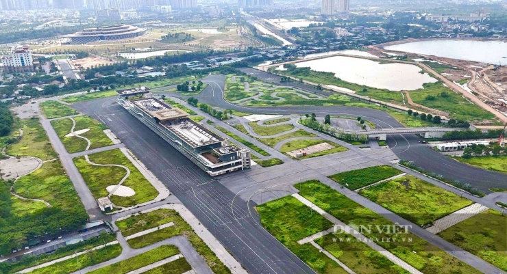 Đường đua được thiết kế và xây dựng theo tiêu chuẩn Grade 1, cao nhất của giải đua công thức 1, dài hơn 5,5km gồm 23 góc cua.
