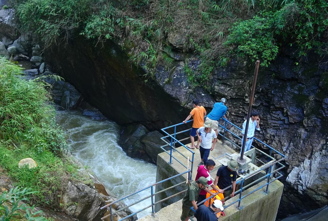 Văn Đức.