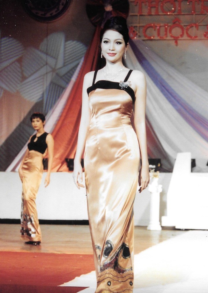 Cô từng là mỹ nhân đình đám của showbiz Việt.