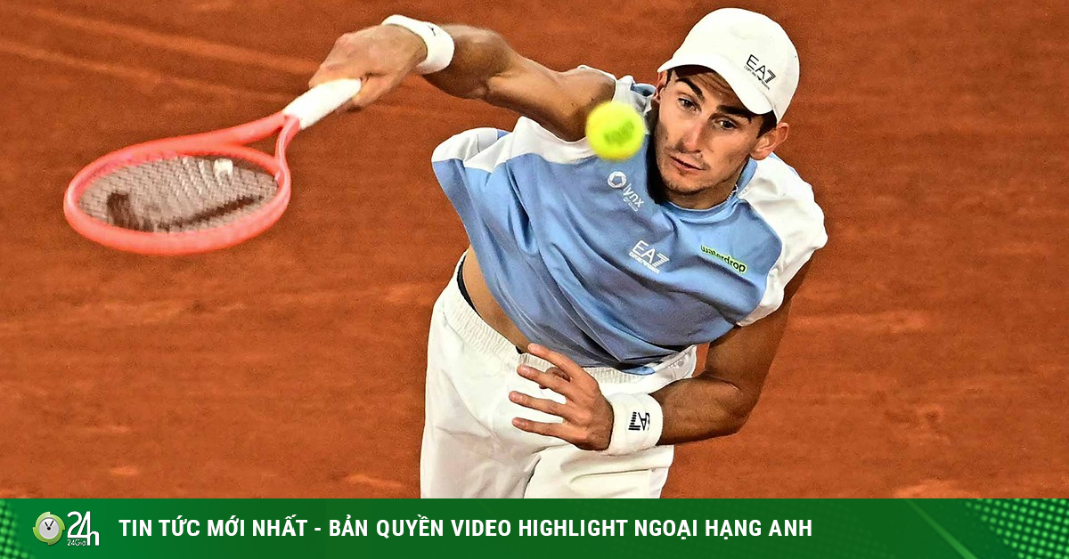 Video tennis Berrettini - Arnaldi: Ngược dòng bản lĩnh, cú sốc chấn thương (Roland Garros)