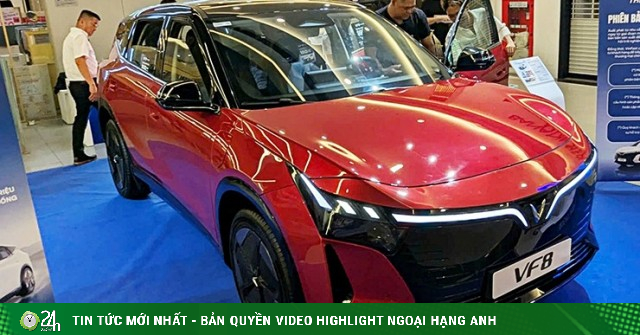 VinFast VF8 mới nhận được hơn 12.700 đơn đặt hàng sau vài ngày ra mắt